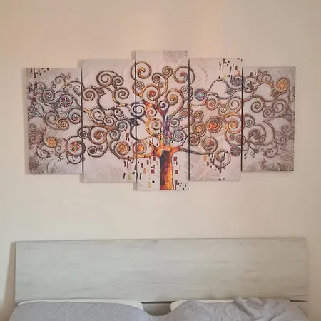 Nyaraló Giolet's House *